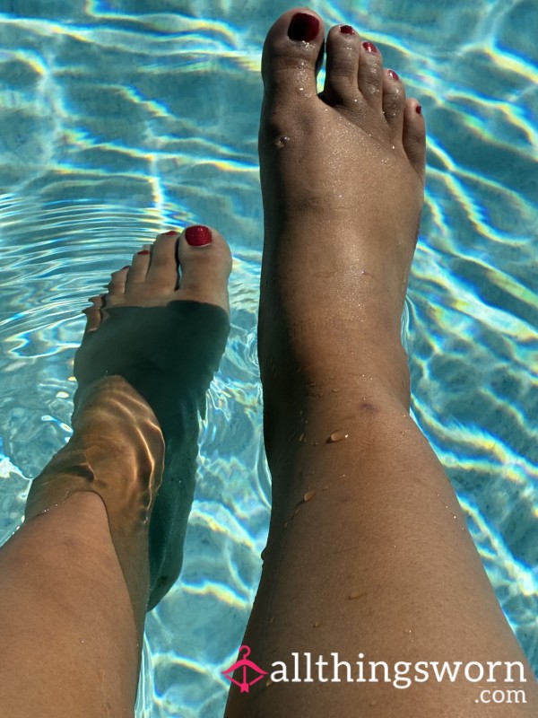 Red Toes Splash