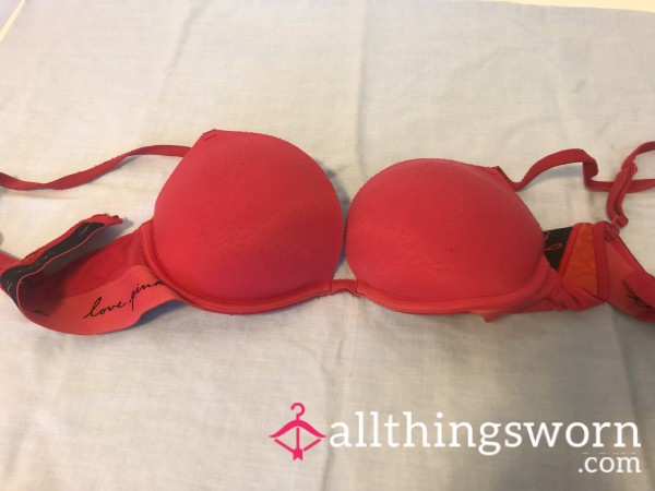 Red VS Bra