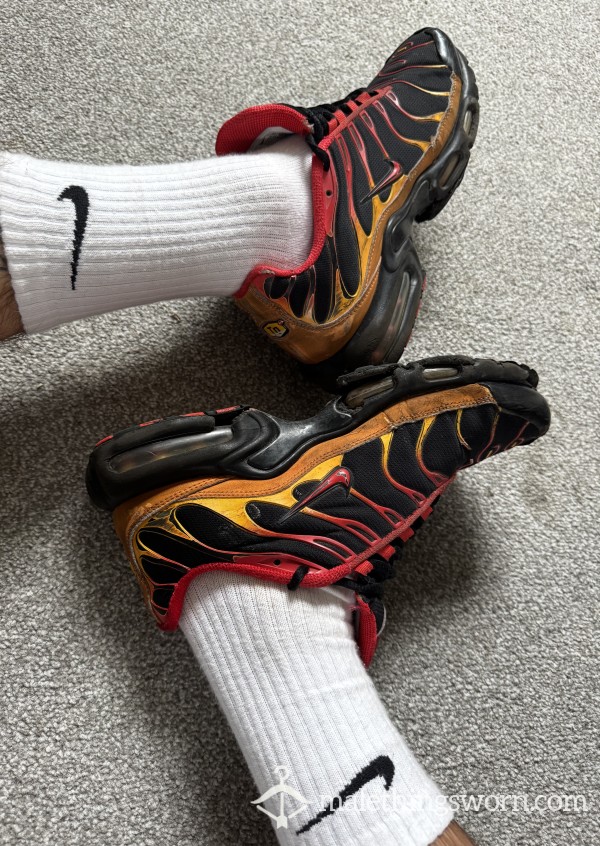 SOLD 💦 Red&black TNs