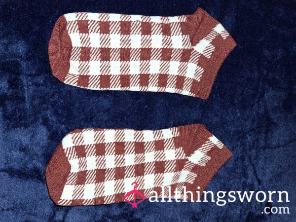 Red/White Plaid Ankle Socks
