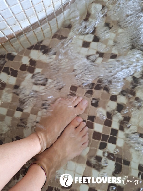 Relax Termale: Piedi In Acqua