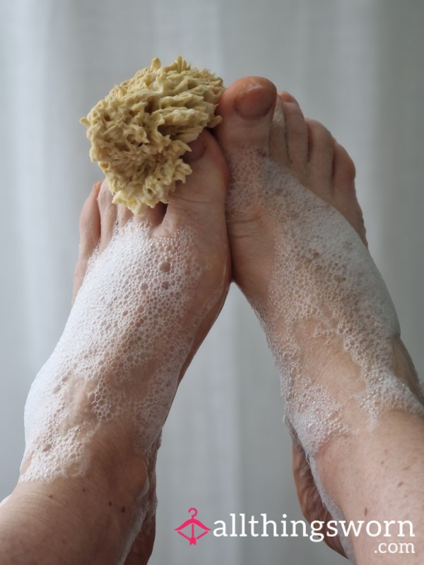 Relaxing Foot Spa Ritual