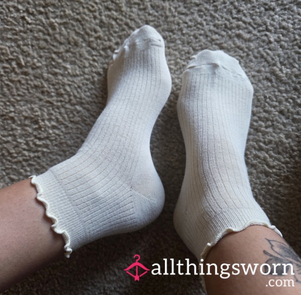 Cream Ribbed Cotton Socks