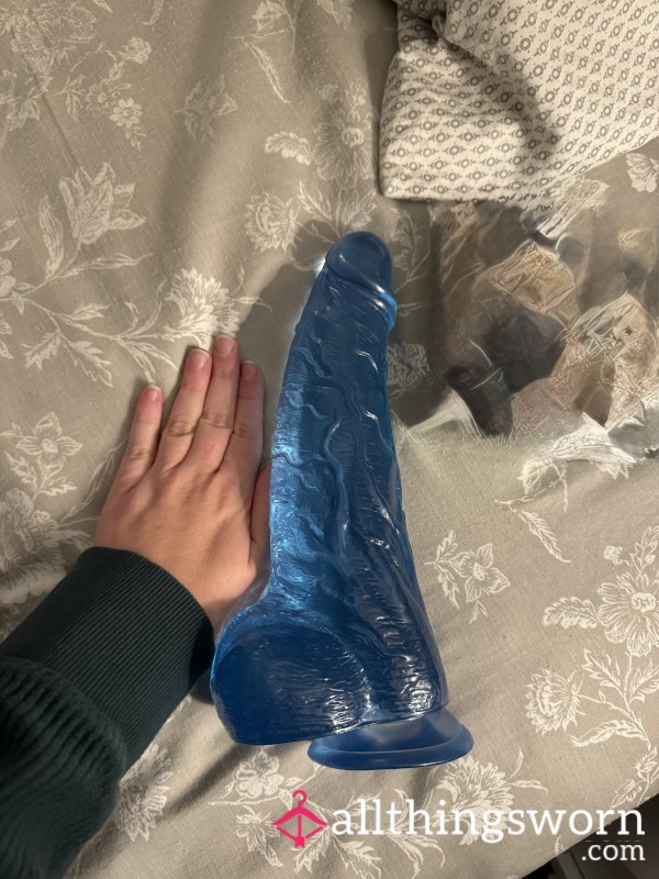 Riding Monster C*ck 💙