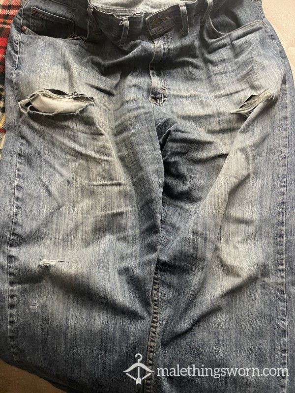 Ripped And Dirty Wrangler Men’s Jeans