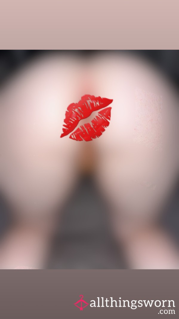 Roommates A**/Tits/pu**y Pics