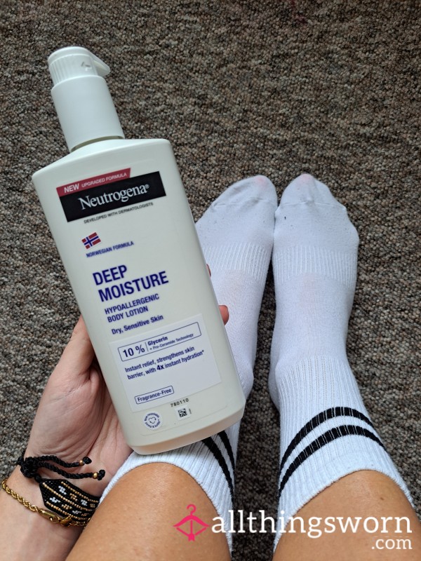 Rubbing Lots Of Lotion On My Pretty Feet 😍 3 Min Video