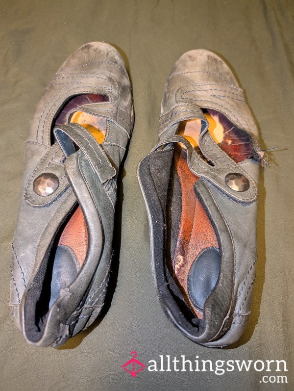 Ruined And Ripe Clarks Leather Flats