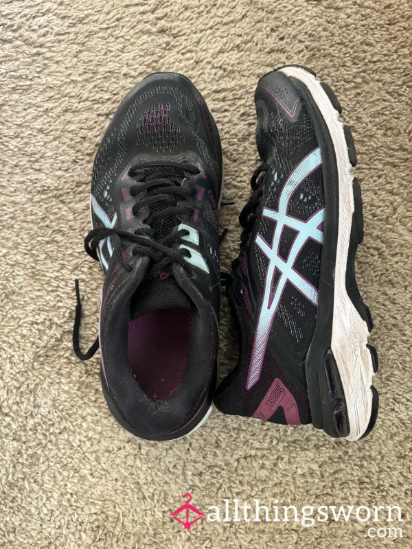 Run In Shoes Size 7