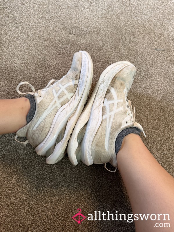 Runner’s ASICS With Over 700 Miles
