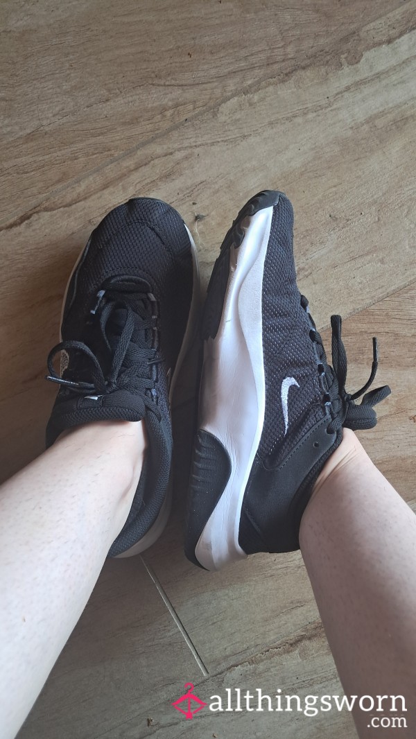 RUNNING NIKE SHOES!