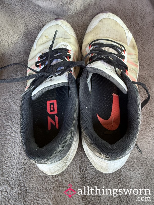 Running Shoes