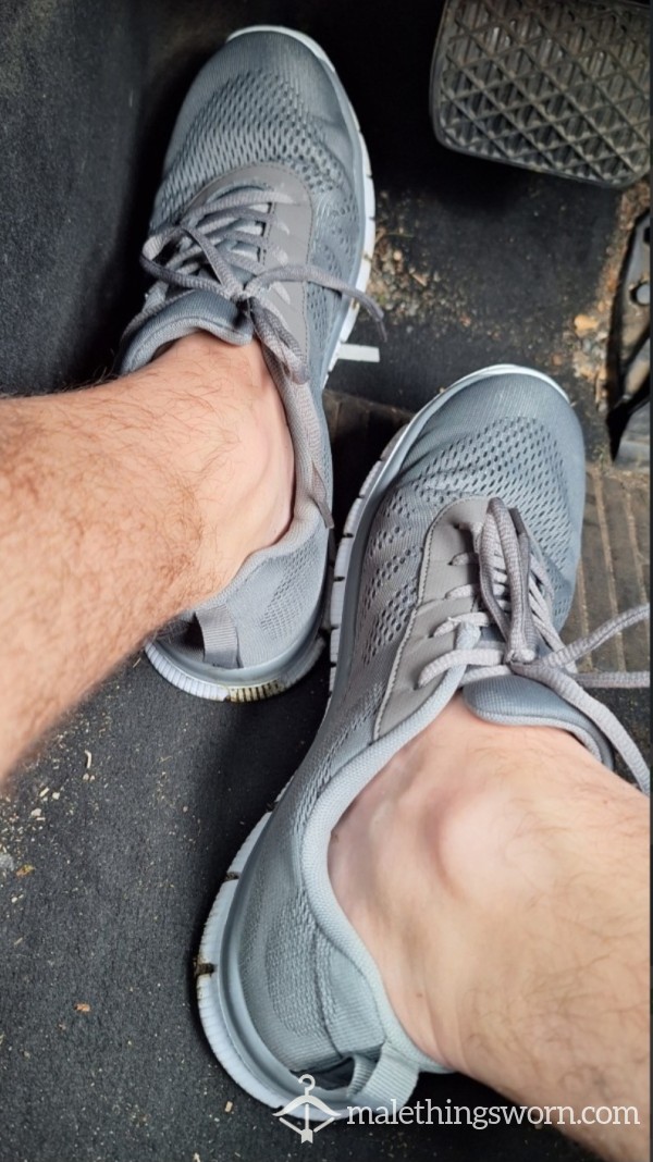 Running Shoes/trainers
