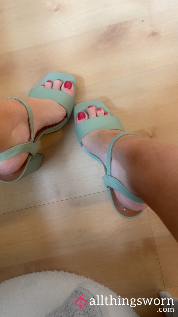 Sage Green Heels 💚