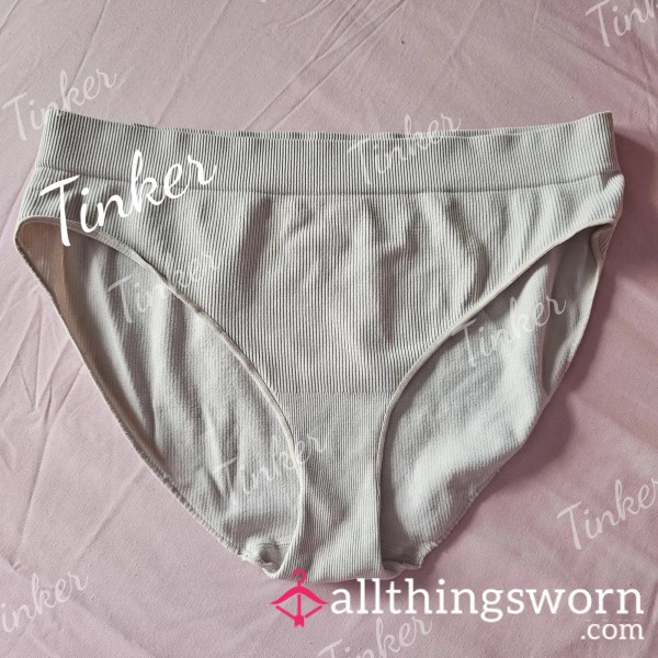 SALE - Very Well Worn Microfibre Ribbed Full Backs 🤍