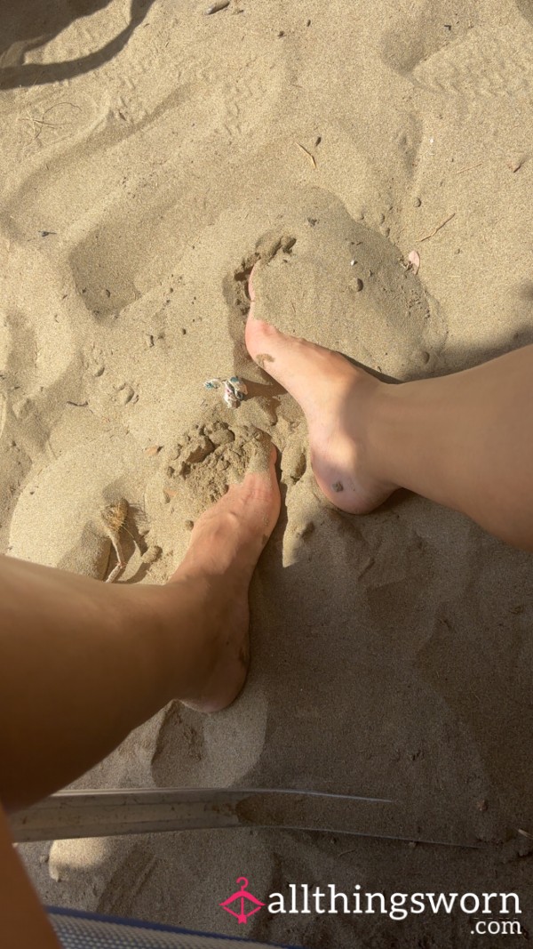 Sand Covered Feet Pics 🏝️
