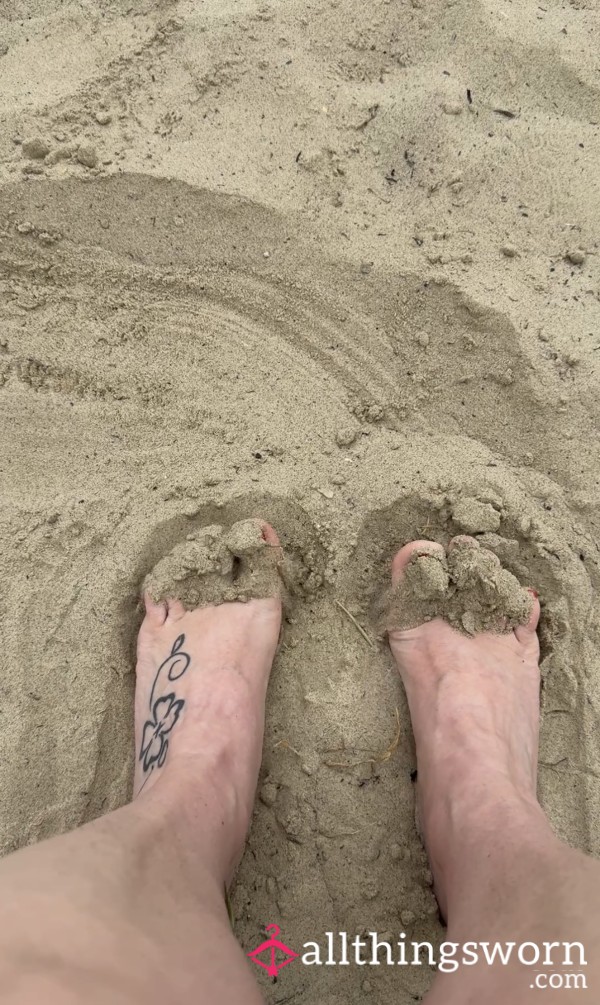 Sand Foot Play