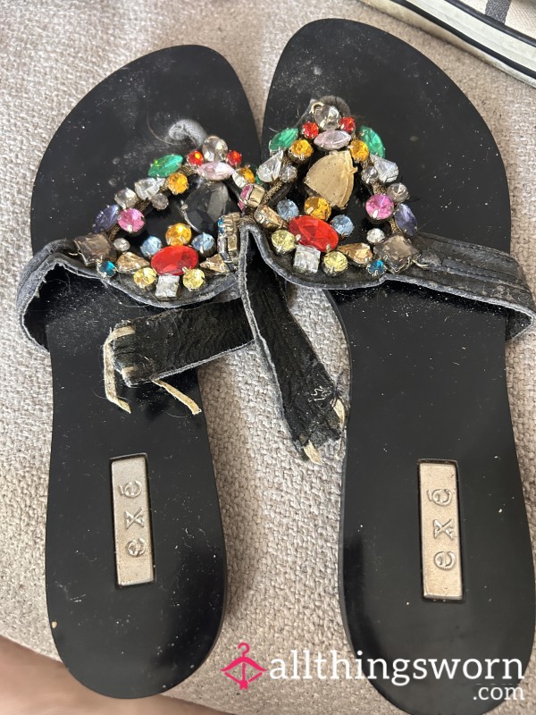 $30 Sandals I Wore So Much That They Broke.