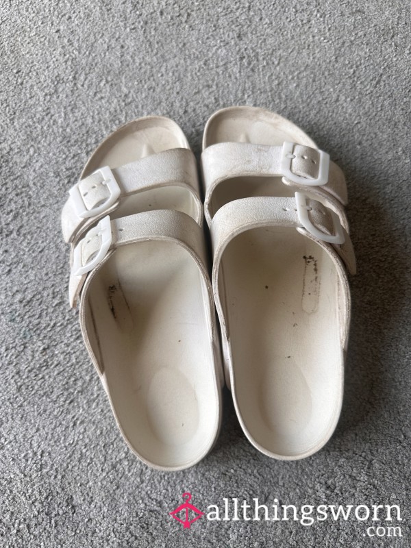 Sandals - Size 5