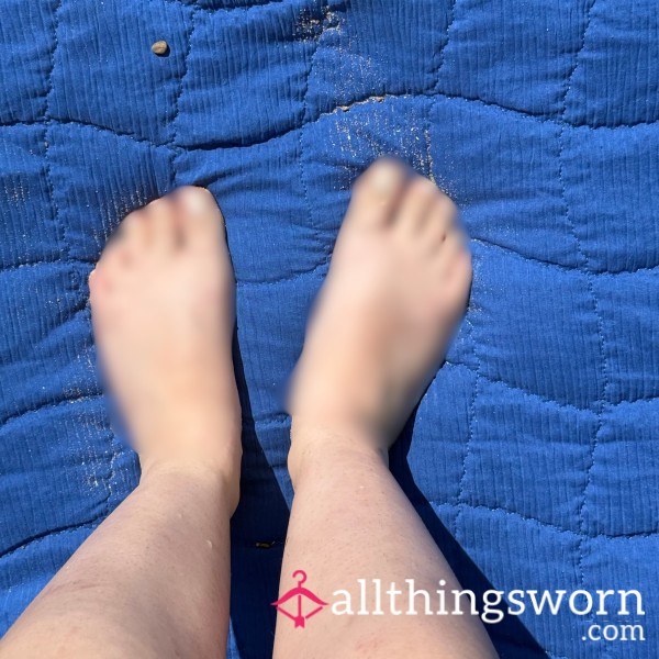 Sandy Feet