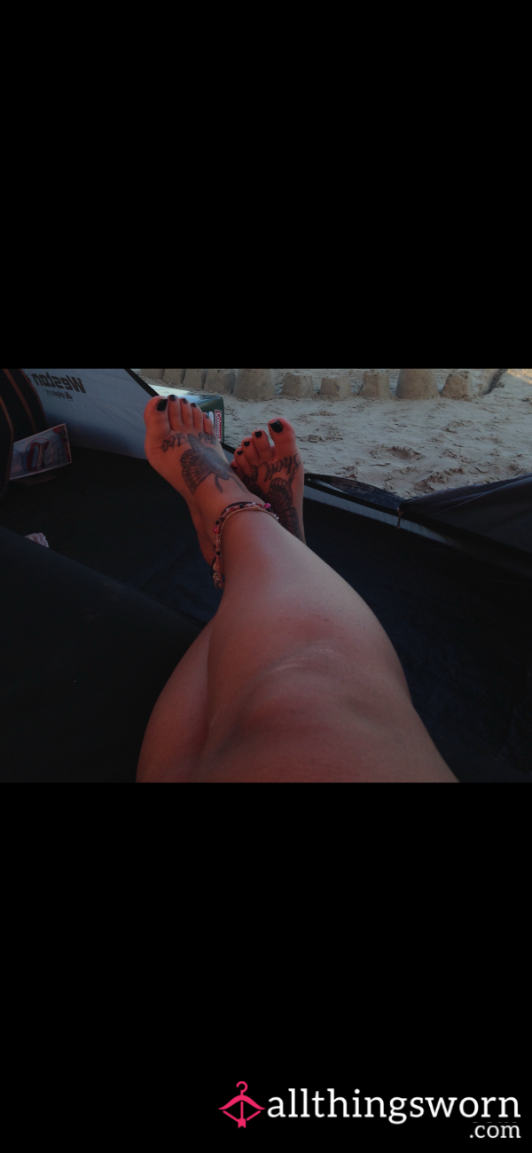 Sandy Feet/while Fishing