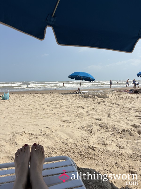Sandy Toe Pics 🌴