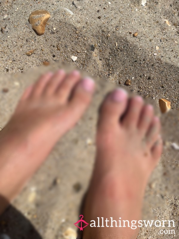 Sandy Toes & Feet