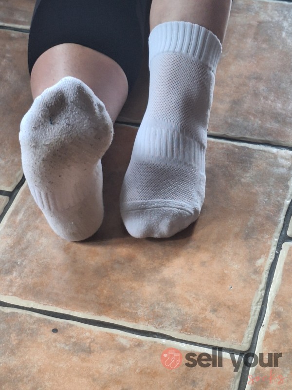 Saturday Morning 5km Parkrun - White Ankle Trainer Socks