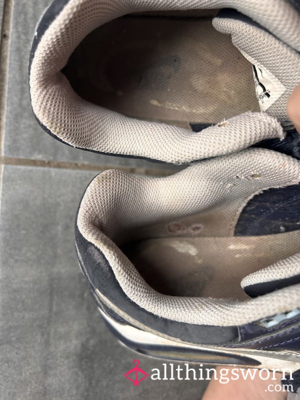 Saucy Secrets Exclusive – Well Used Nike Air Max Trainers Size 6