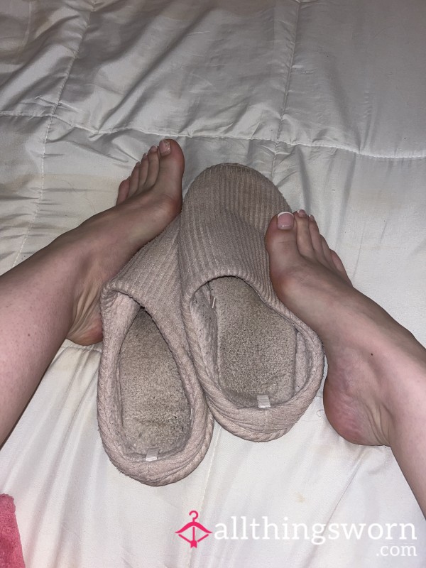 Scarlets Pink Slippers 🩷💋