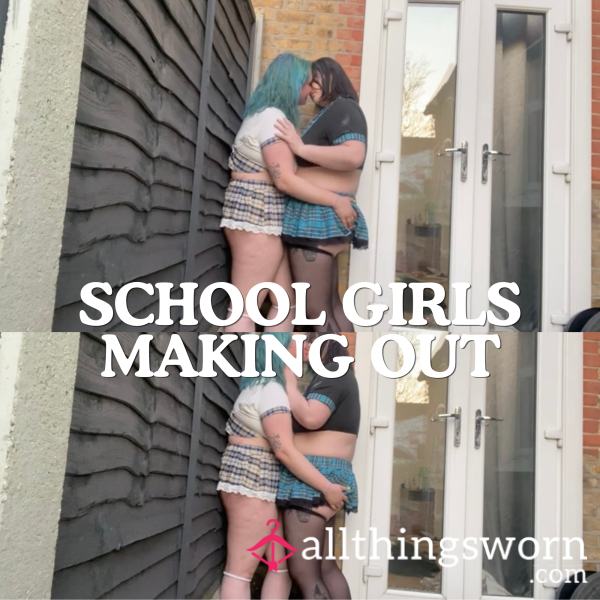 School Girls Makeout