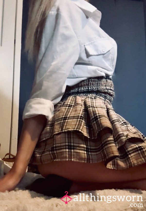 Schoolgirl Outfit Photo Shoot (8 Photos)