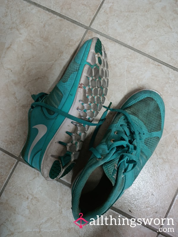 Abgenutzte Turnschuhe