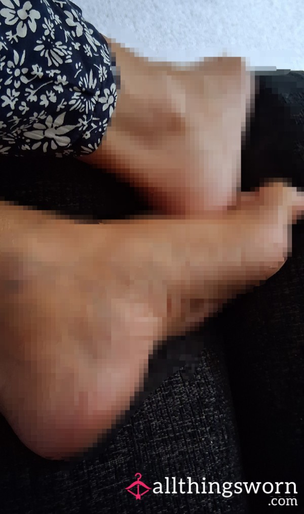 👣 Scrunched Soles 👣