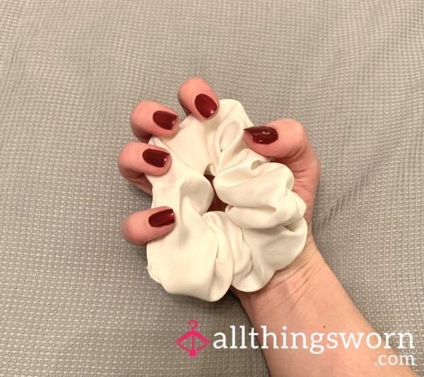 Silky Feel Scrunchie / Bobble