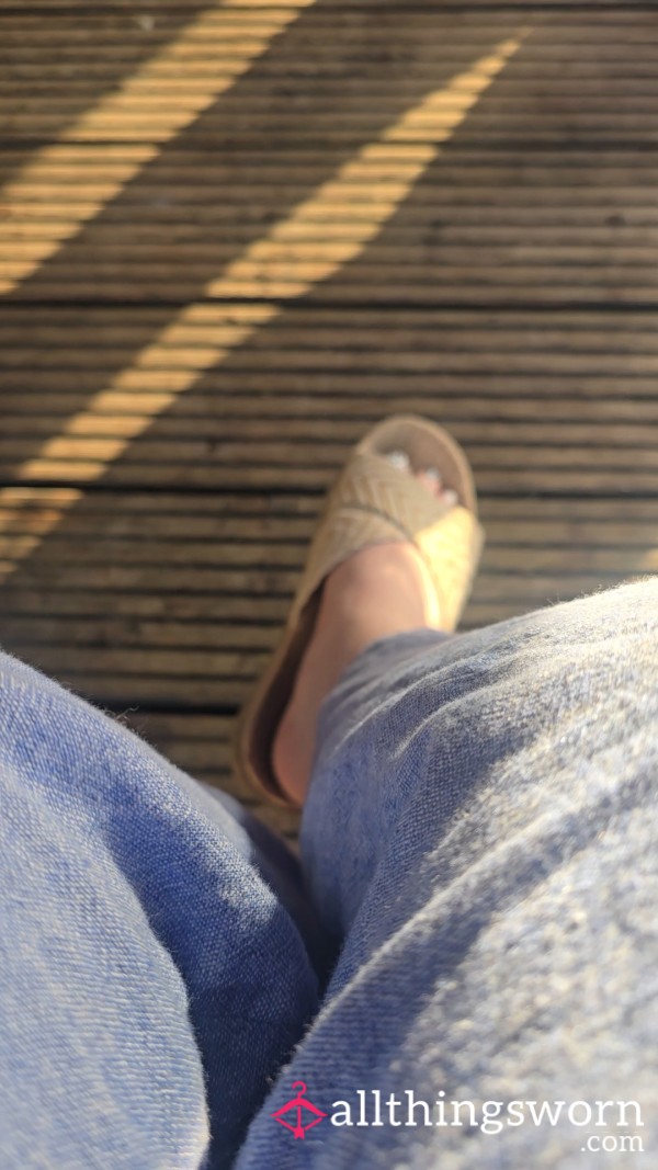 🍻 Secret Tiny Feet Tease Under The Table At The Pub 🍻