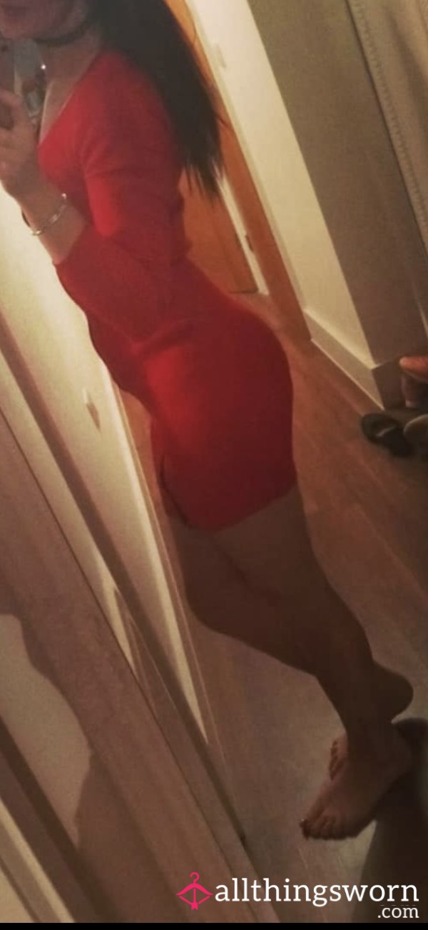 🔥 Seductive Red Bodycon Mini Dress – Worn & Intimate