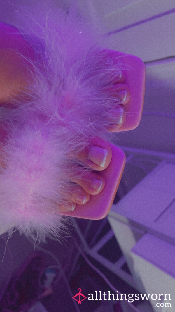 See 5 More Of These S**y Pedicures Piggies 🐖