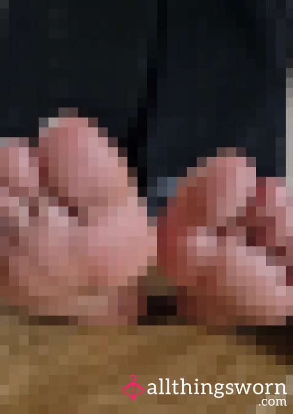 See My Dirty Soles - Walked Barefoot While Cleaning My Apartment