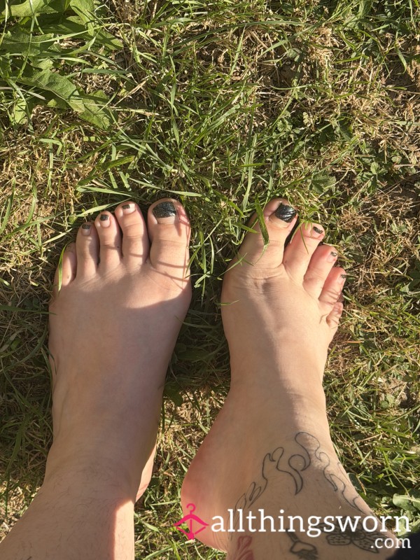 See My Pre Pedicure Toes