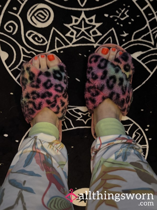 Seen Plenty Of Action Leopard Slippers Size 7-8