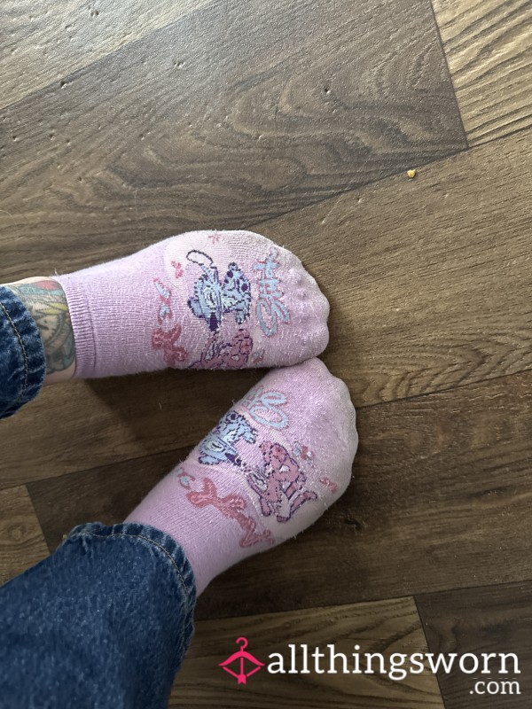 Selling Feet Pics With Or Without Socks