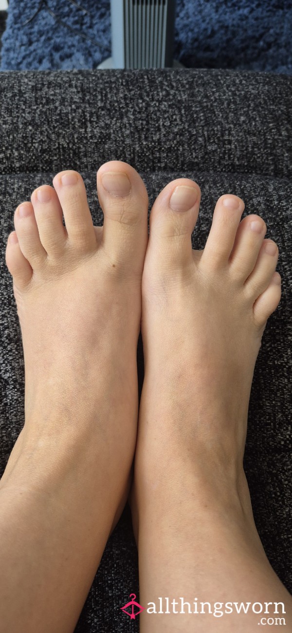 Set Of 5 Feet Pics