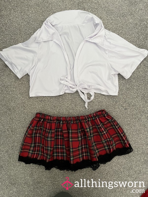 Set Of 5 Pictures In This Naughty School Girl White Tie Top And Tartan Mini Skirt 😝