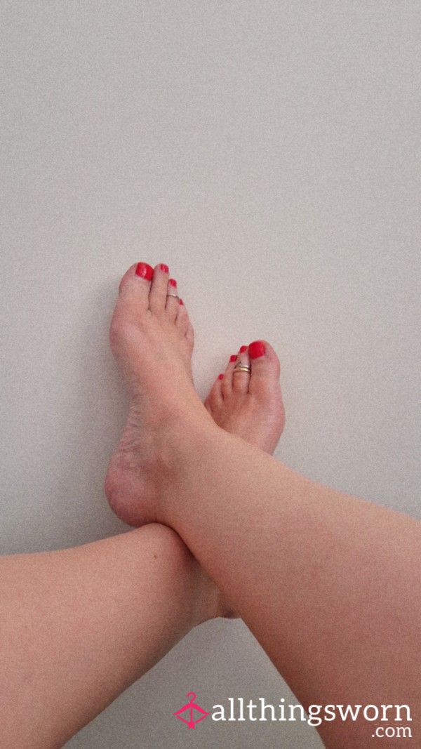 Set Of 7 Foot Pictures