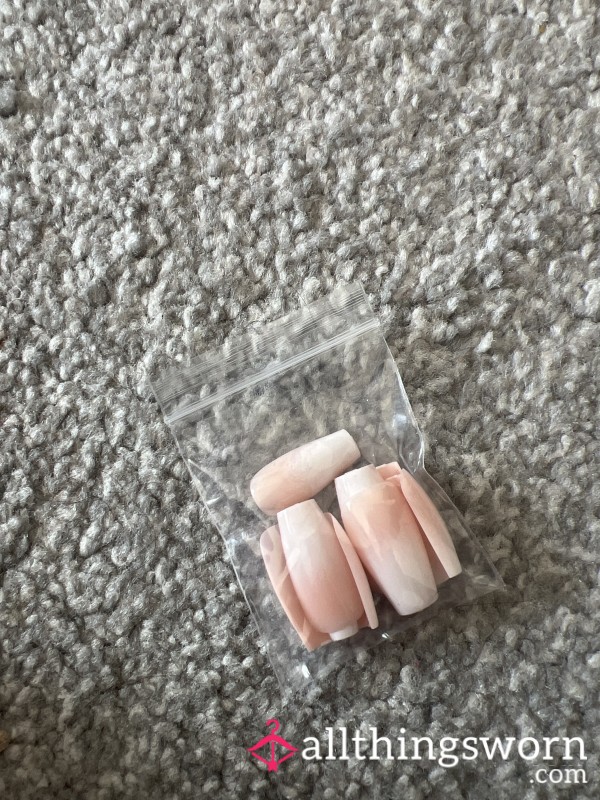 Set Of Press On Nails