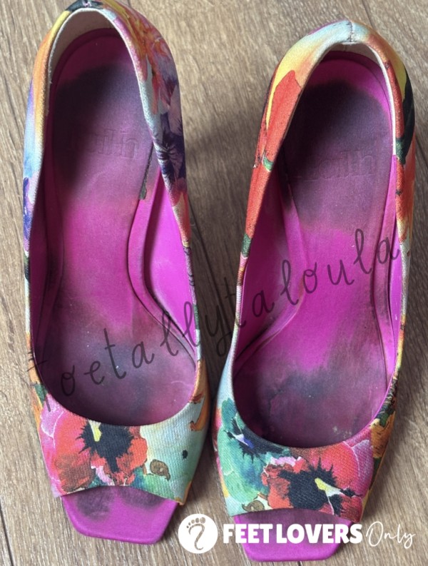 Set Of Size 4 Flor*l Faith P**p Toe Heels