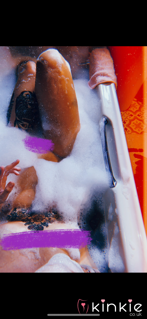 S**ting In The Bath