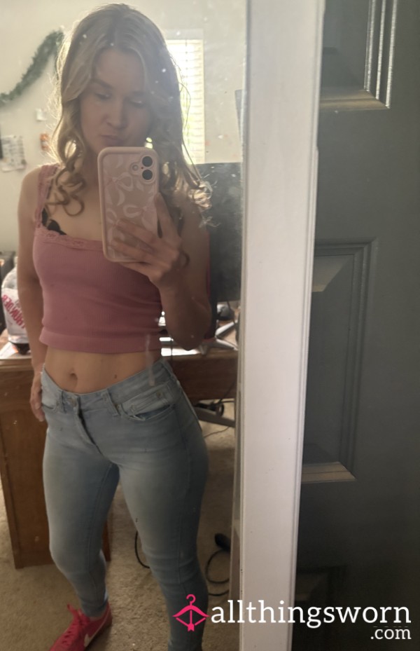 S**ting With Raia
