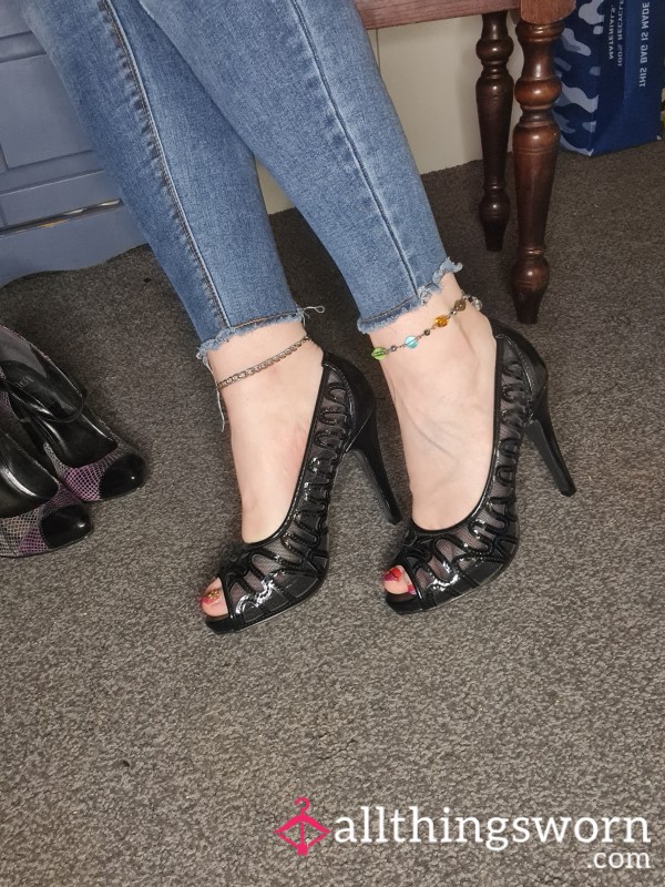 S**ual Black Lacey Mesh Heels 💦 Perfect To Soak Up All Those Juices 🦶🫦